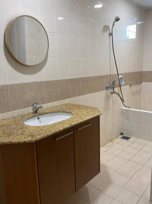 Santubong Lower Level Apartment *